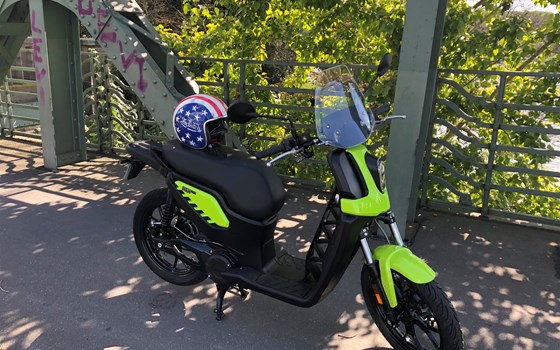 Erste Fahrt mit dem Fantic Issimo City E-Roller - Stadtflitzer - " Made in Italia " Inkl. Rückwärtsgang! - Bild 7