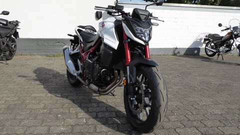 Umbau Honda CB750 Hornet