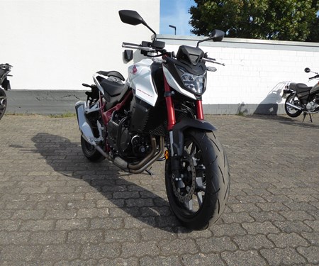 Umbau Honda CB750 Hornet