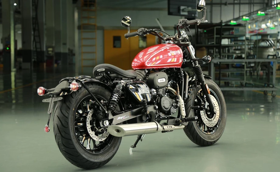 Jetzt vorbestellen - Lieferzeiten schon bis Herbst, je nach Farbe - neuer 125er Bobber mit 15 PS und ABS Bild 1: Jetzt vorbestellen - Lieferzeiten schon bis Herbst, je nach Farbe - neuer 125er Bobber mit 15 PS und ABS