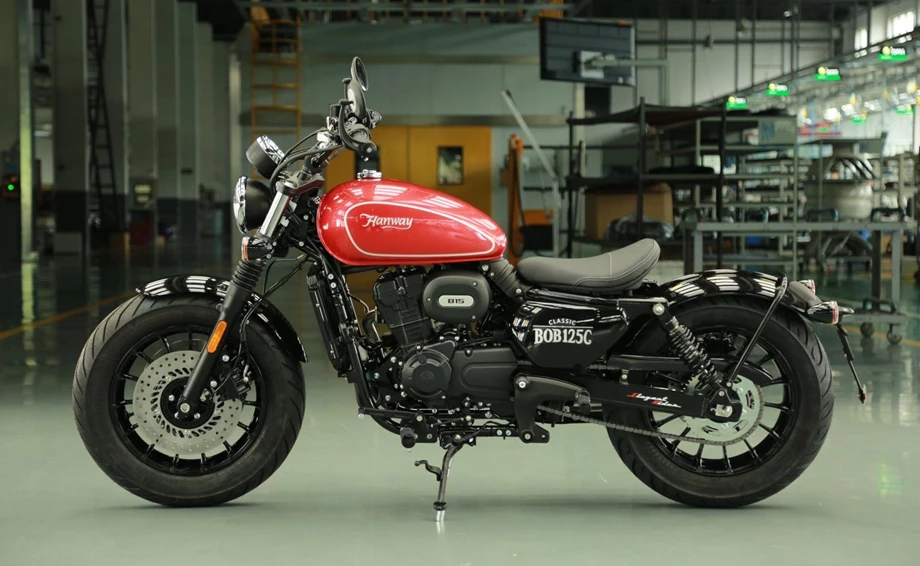 Jetzt vorbestellen - Lieferzeiten schon bis Herbst, je nach Farbe - neuer 125er Bobber mit 15 PS und ABS Bild 2: Jetzt vorbestellen - Lieferzeiten schon bis Herbst, je nach Farbe - neuer 125er Bobber mit 15 PS und ABS
