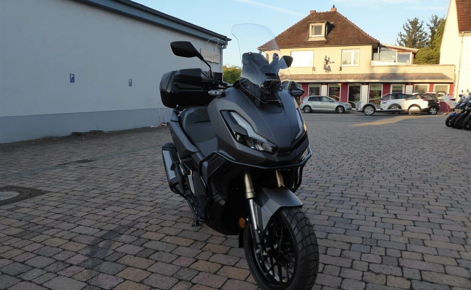 Honda ADV mit Schutzbügel von Hepco und Becker, Topcase und Träger von Honda Bild 3: Honda ADV mit Schutzbügel von Hepco und Becker, Topcase und Träger von Honda