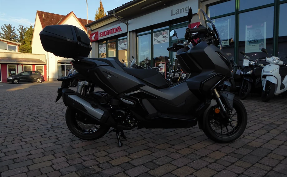 Honda ADV mit Schutzbügel von Hepco und Becker, Topcase und Träger von Honda Bild 6: Honda ADV mit Schutzbügel von Hepco und Becker, Topcase und Träger von Honda