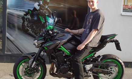 Biker rasen nicht, sie fliegen tief!