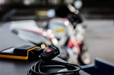 dguard® - Intelligentes Notrufsystem mit Diebstahlwarnung für Motorradfahrer Bild 2: dguard® - Intelligentes Notrufsystem mit Diebstahlwarnung für Motorradfahrer