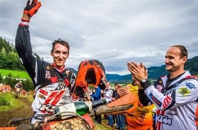 Bernhard Schöpf ist Österreichischer Enduro Staatsmeister 2016! Bernhard Schöpf ist Österreichischer Enduro Staatsmeister 2016! Weiter >>