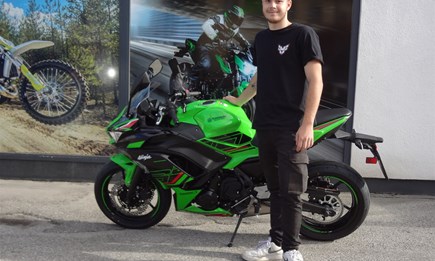 Motorradfahren ist mehr als nur ein Glücksgefühl. Es löst etwas in mir aus, das ich nicht in Worte fassen kann.  