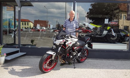 Biker werden nicht grau. Das ist Chrom!