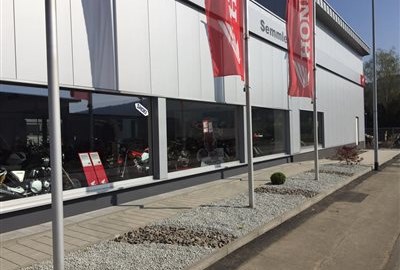 Honda Semmler - Außenanlage fertig !