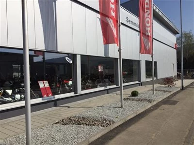 Honda Semmler - Außenanlage fertig ! Bild 1: Honda Semmler - Außenanlage fertig !