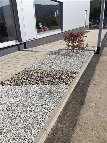 Honda Semmler - Außenanlage fertig ! Bild 2: Honda Semmler - Außenanlage fertig !