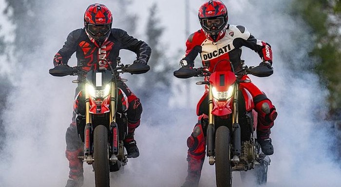 Hypermotard 698 Mono: LIVE. PLAY. RIDE.