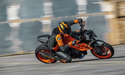 2024 KTM 990 Duke