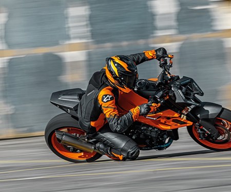 2024 KTM 990 Duke