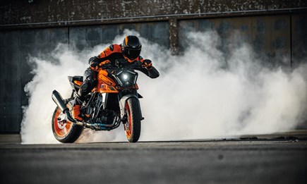 DIE NEUE KTM 990 DUKE 