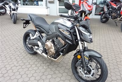 Honda X-ADV , CB650F, CBR650F, CMX 500 Rebel und SH 125 eingetroffen !