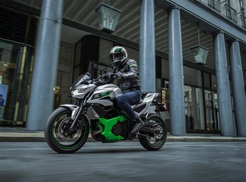 Kawasaki dobla su gama híbrida con el modelo Z