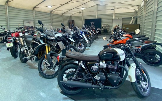 Neubau: Showroom, Werkstatt und Spenglerei geöffnet - Bild 2