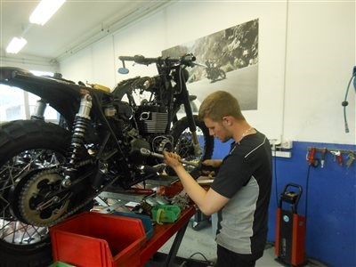 BONNEVILLE RADIKAL UMBAU - Bild 1