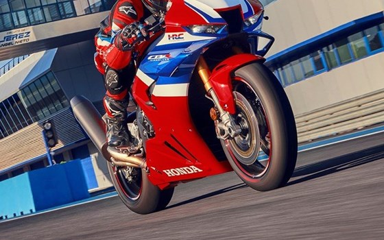 Honda Semmler - 2024er Honda CBR1000RR-R Fireblade - Bild 1