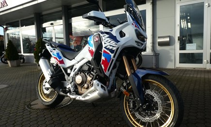 Die neue CRF 1100 Adventure Sports  ist eingetroffen !