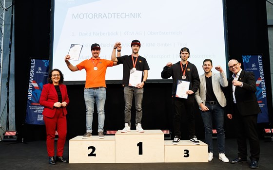  Motorradtechnik-Bronze geht nach Unterstinkenbrunn - Bild 1