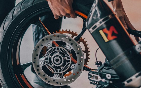 KOMM IN UNSER TEAM UND BEWIRB DICH JETZT!  - Bild 1