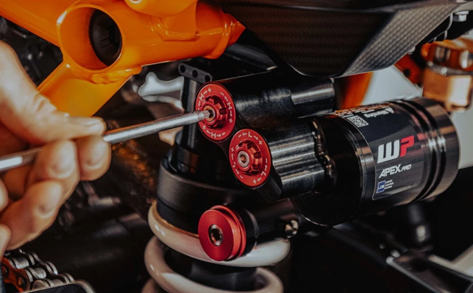 KOMM IN UNSER TEAM UND BEWIRB DICH JETZT!  Bild 2: KOMM IN UNSER TEAM UND BEWIRB DICH JETZT!