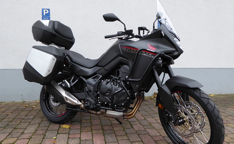Honda XL750 Transalp  mit Urban- und Touringpaket  Bild 1: Honda XL750 Transalp  mit Urban- und Touringpaket
