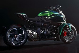 Diavel for Bentley: Bold inspires Bold