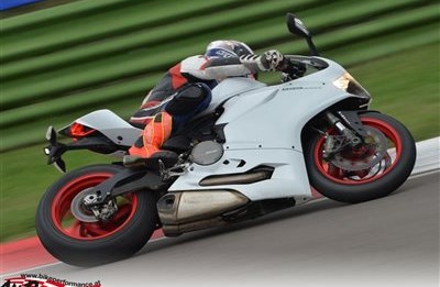 Nicht zufrieden mit deinem Motorrad auf der Rennstrecke?