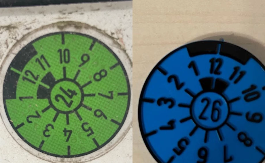 Aus Grün wird Blau - die neue Farbe für die TÜV Plakette Bild 1: Aus Grün wird Blau - die neue Farbe für die TÜV Plakette