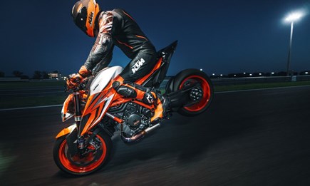 KTM 1290 Super Duke R ab 15.000€