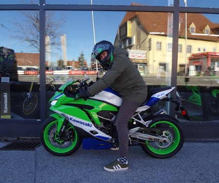 1. Ninja ZX-4RR 40th Anniversary Edition ausgeliefert !