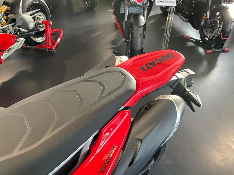2025' Hypermotard 698 Mono von DUCATI - JETZT !   Bild 16: 2025' Hypermotard 698 Mono von DUCATI - JETZT !