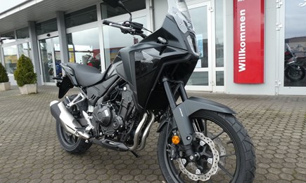 CB500 Hornet und NX500 eingetroffen