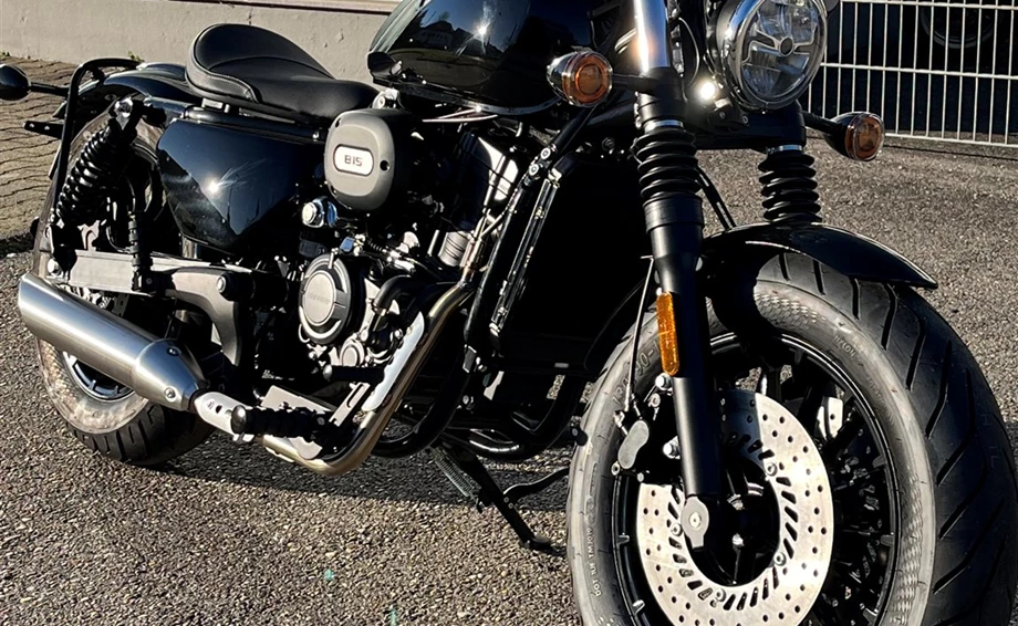 125er Bobber mit 15 PS und ABS von Hanway - auch mit Autoführerschein fahrbar  Bild 1: 125er Bobber mit 15 PS und ABS von Hanway - auch mit Autoführerschein fahrbar