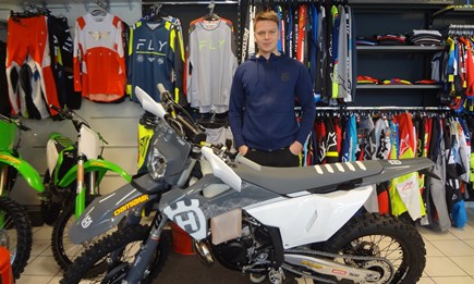 Mann und Maschine sind bereit für den Enduroeinsatz !!