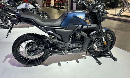 125er GK mit 15 PS und ABS von Zontes in neuer Farbe