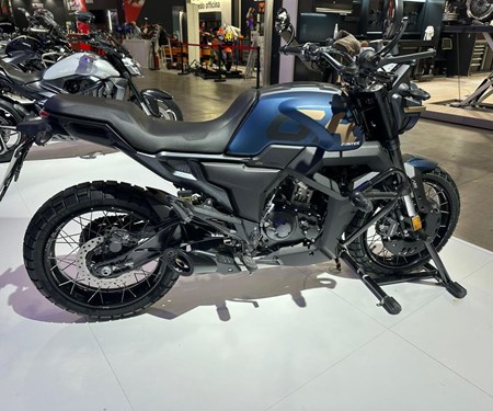 125er GK mit 15 PS und ABS von Zontes in neuer Farbe