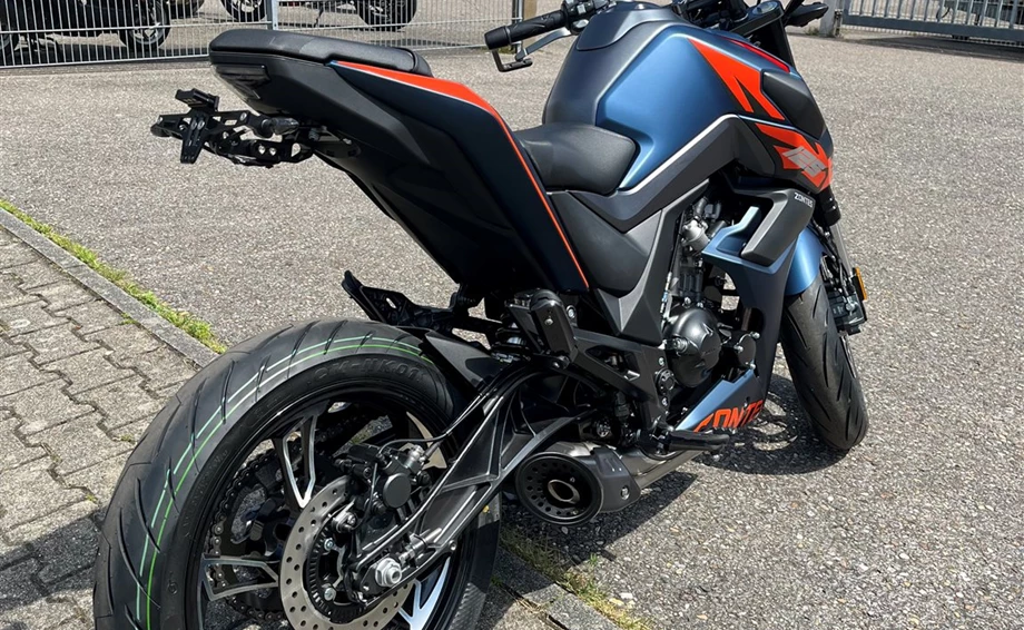 Zontes 125 U mit ABS und 15 PS in tollem blau/orange Bild 4: Zontes 125 U mit ABS und 15 PS in tollem blau/orange