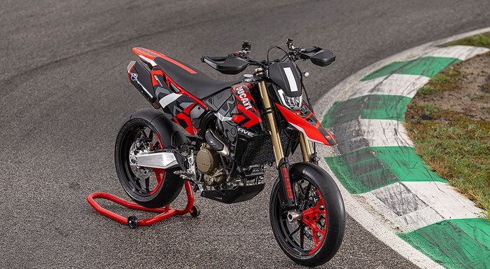 Die neue Ducati Hypermono 698 RVE im Fahrbericht 