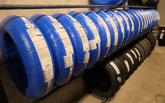 Bridgestone Slick eingetroffen - Bild 1