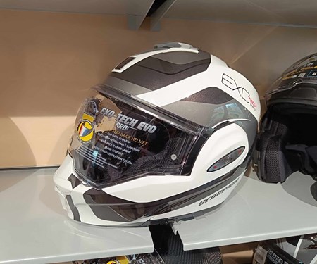 Neu bei uns: Scorpion Helme