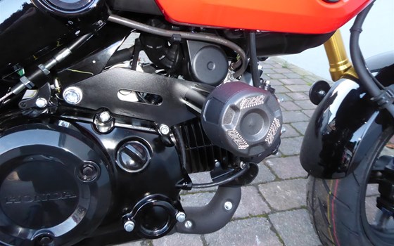 Honda MSX125 Blinkerumbau Kellermann, Motorschutzpads und Achsschutzpads - Bild 8
