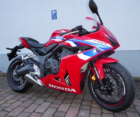 Modell 2024: CBR650R Rot