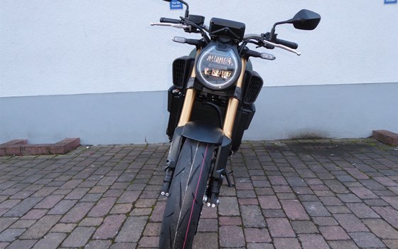 Modell 2024: CB650R  in Matt Laurel Green Metallic Matt Laurel Green Metallic - Bild 2