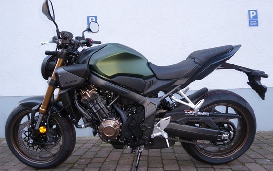 Modell 2024: CB650R  in Matt Laurel Green Metallic Matt Laurel Green Metallic - Bild 5