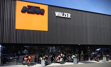 KOMM IN UNSER TEAM UND BEWIRB DICH JETZT!