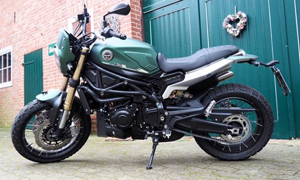 100% standfest- 30mm Tieferlegung für die Leoncino 800 Trail.